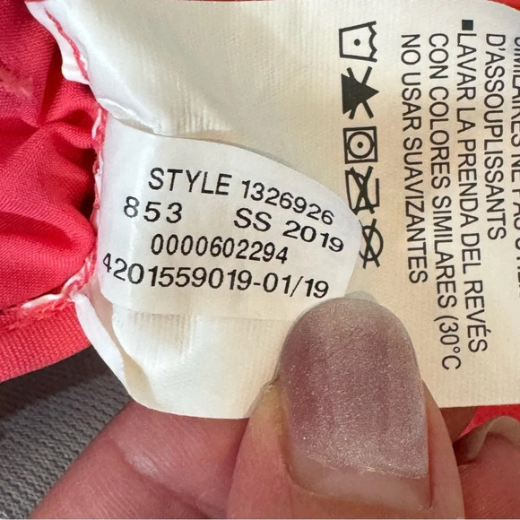 Under Armour Heatgear Pink Shorts Size 8/ EU 38 - Picture 5 of 16